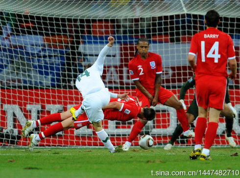 别光记得“友妻门”，也该看看特里如何对待足球和宠溺球迷！