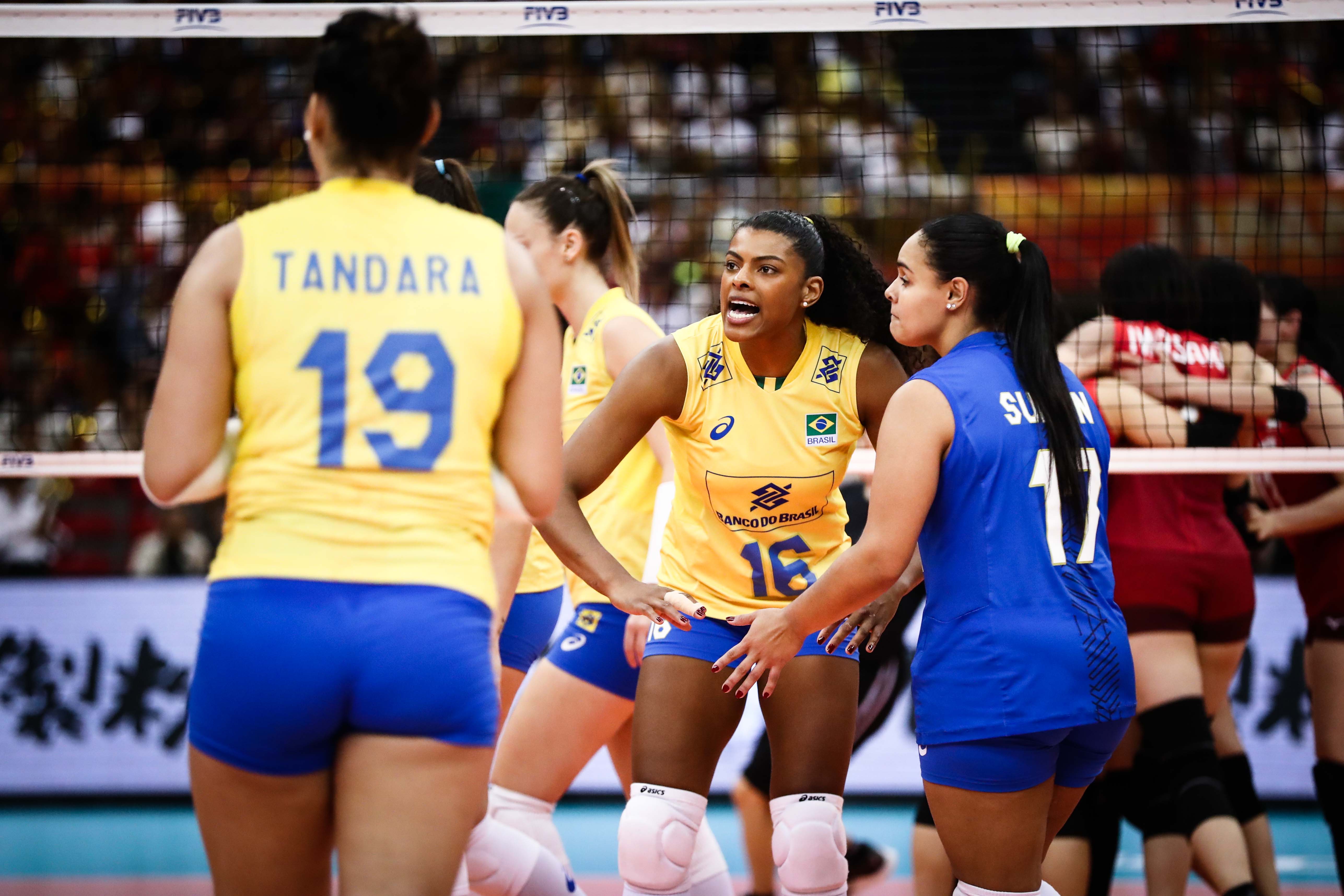 可怕，排球赛场新变革，“绿牌”出现了，绿牌和鹰眼携手限制演戏