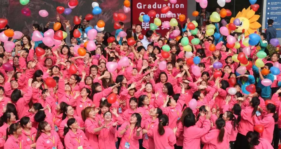 堡狮龙“大皇子”出走，从夫妻店到代工大王：别人“身死”他独活