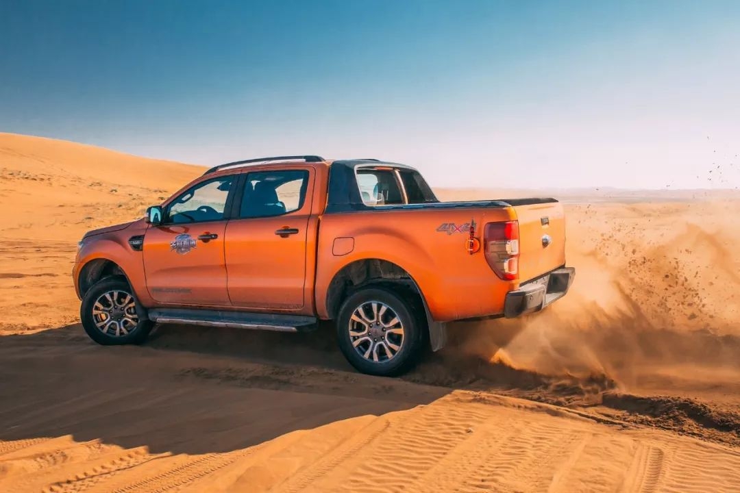 驾驶越野车去无人区的感受,驾驶沙漠越野正版