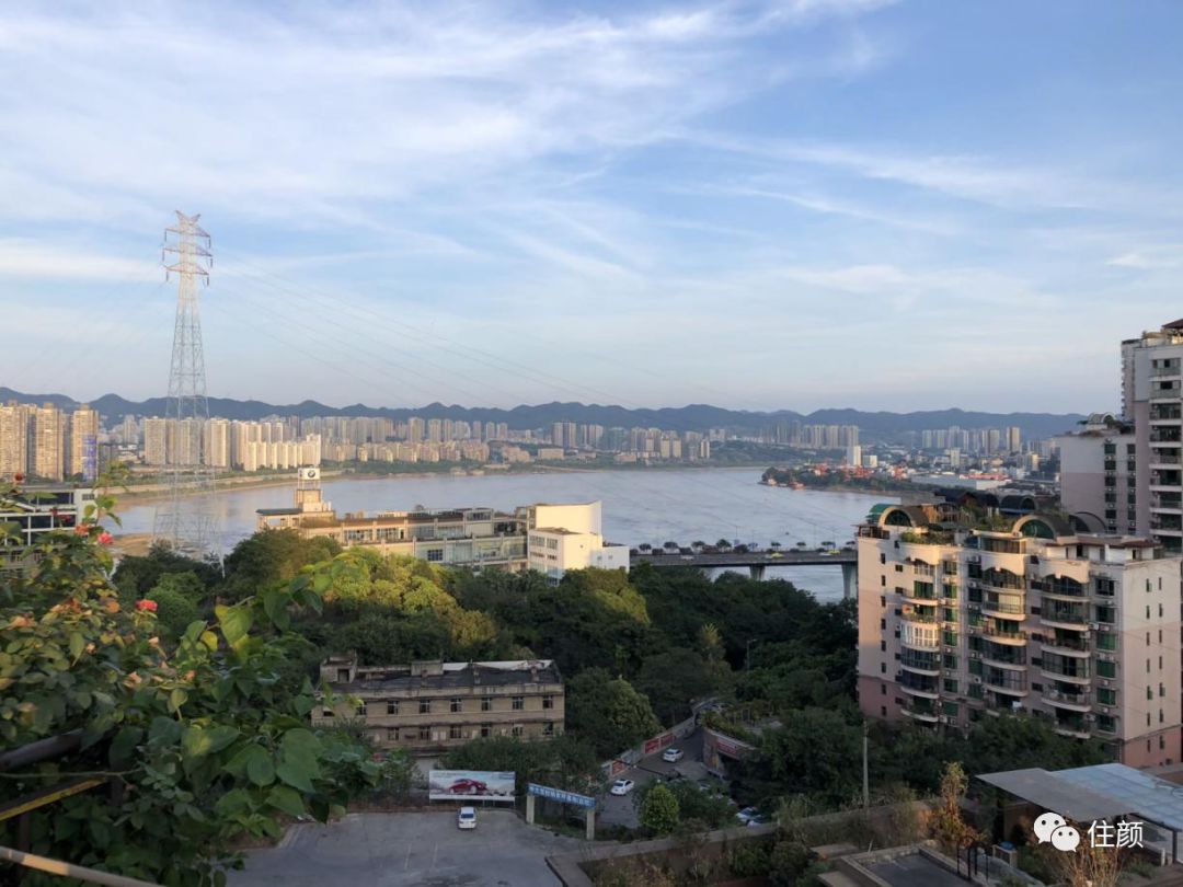 她不跟风网红款，竟花了60w把一堆旧家具搬回了家！