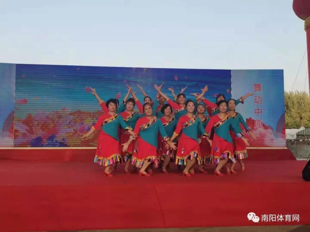 舞动广场健身操,2018南阳市广场舞健身操