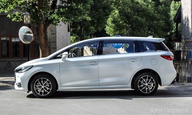 五菱宏光更换鲨鱼天线,五菱宏光改装鲨鱼鳍