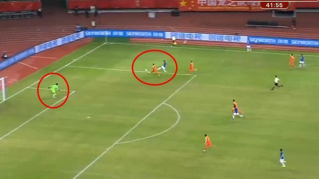 哪边的？中国队遭遇“*底卧**”球童，竟助对手快发边线球造杀机