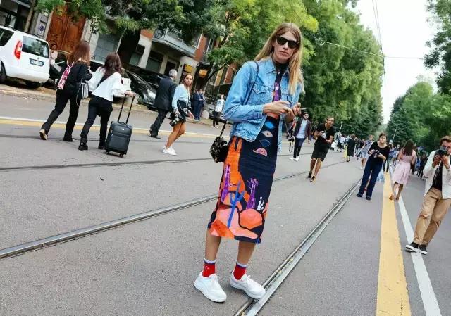 秋天怎么穿时髦又有气质,今年秋天最流行的搭配