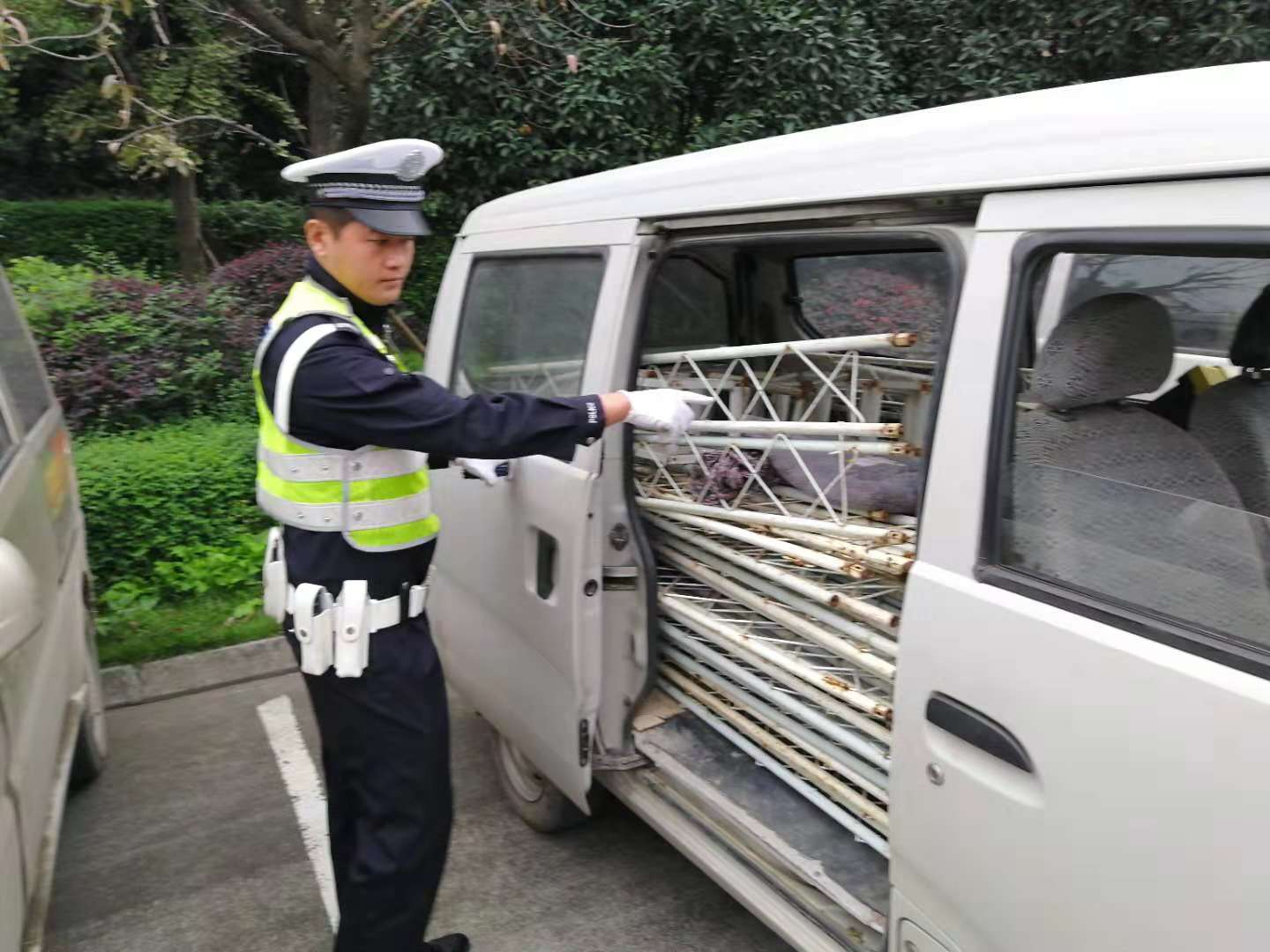 货拉拉拉货遇到联合执法,成都整治货拉拉