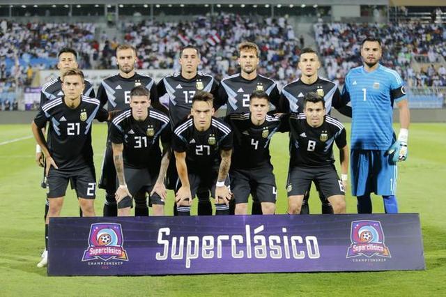 够拼！一场4-0给出世界杯逆袭方程式，40岁少帅一战征服全足坛