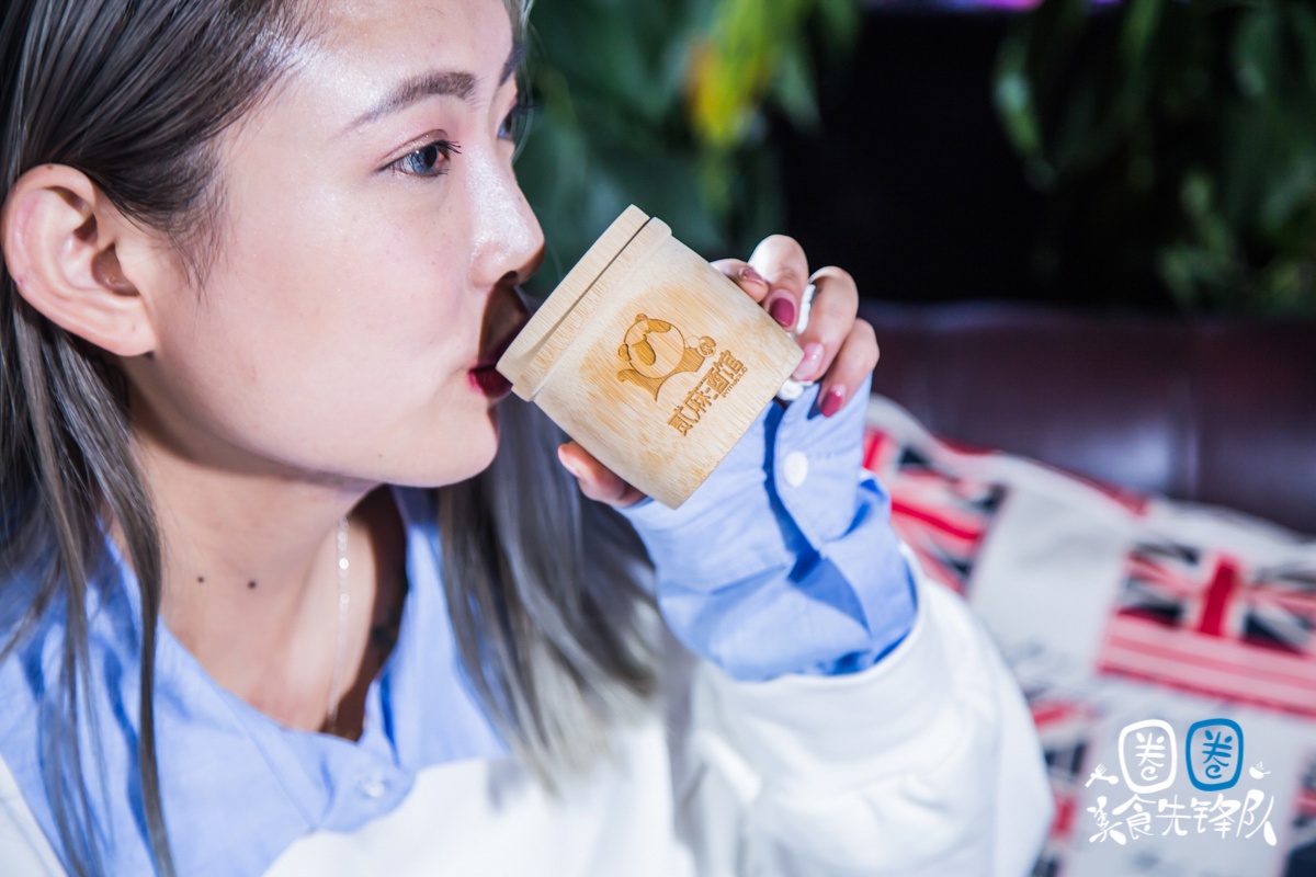 成都凌晨2点还在排队的贰麻酒馆，终于带着大熊猫来南昌了！