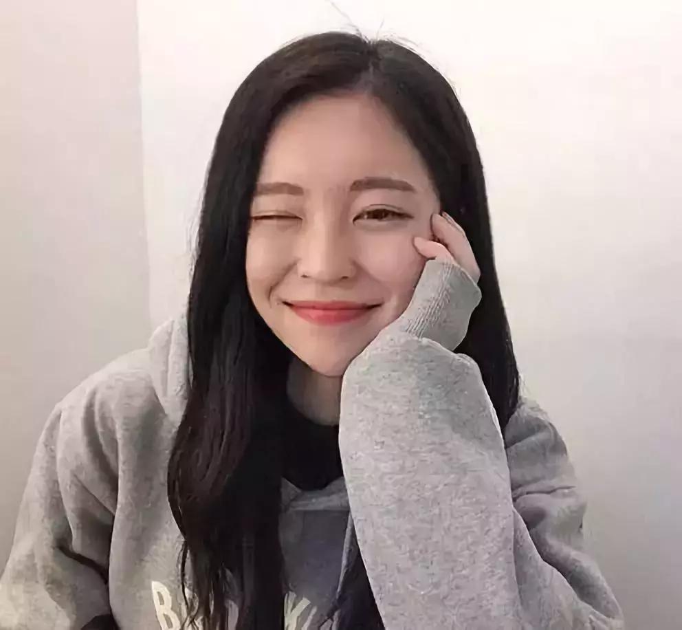 淑女风格的女生头发怎么梳,梳简单又减龄的发型