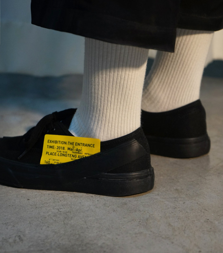 小白鞋小黑鞋视频,适合穿搭的小黑鞋