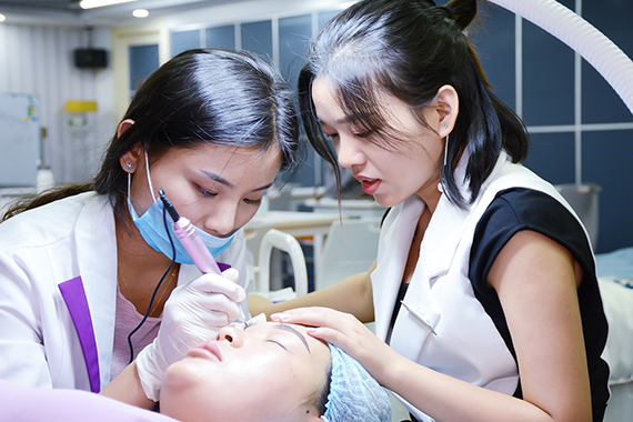 做好一对眉毛纹绣大概多久,纹绣做眉毛做多了一点如何处理