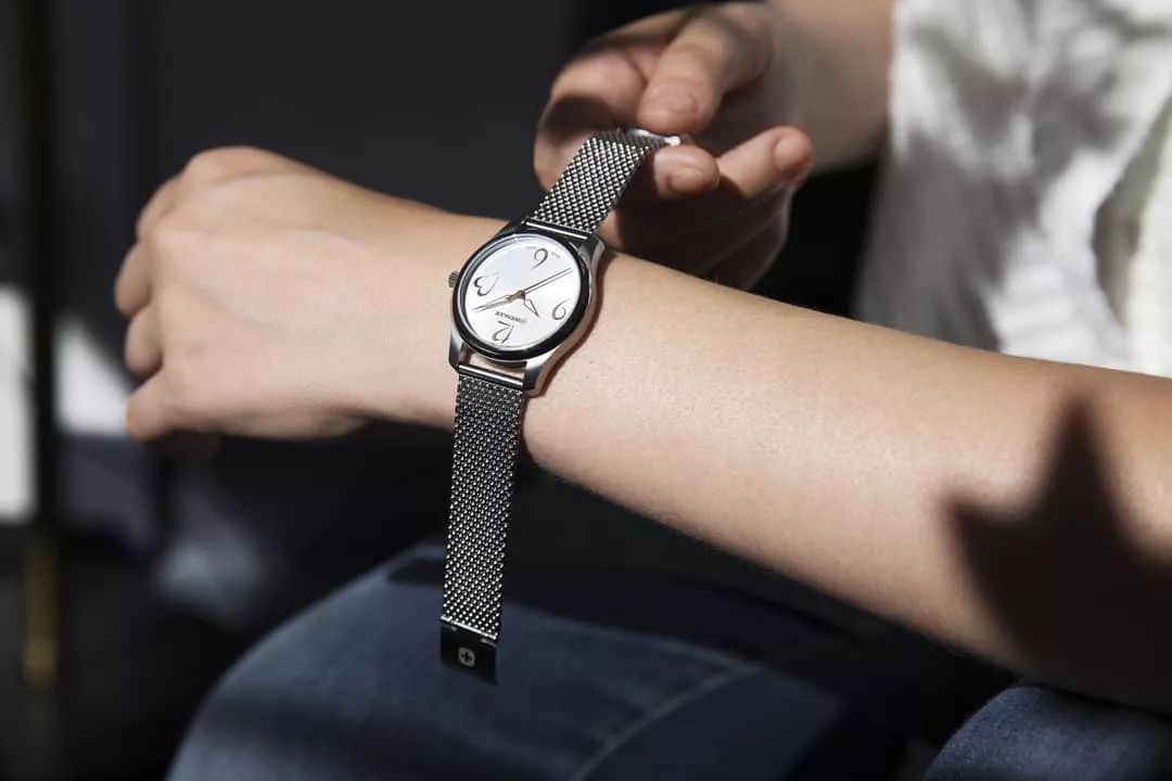 为什么月入过万却攒不下钱,为什么月入过万却被人瞧不起