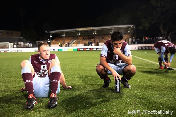 跟博尔特练爆发力,和博尔特运球赛跑