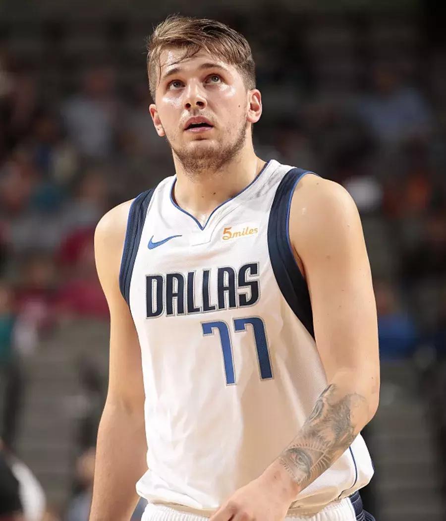 nba季后赛各球队宣传海报,nba各球队胸前广告