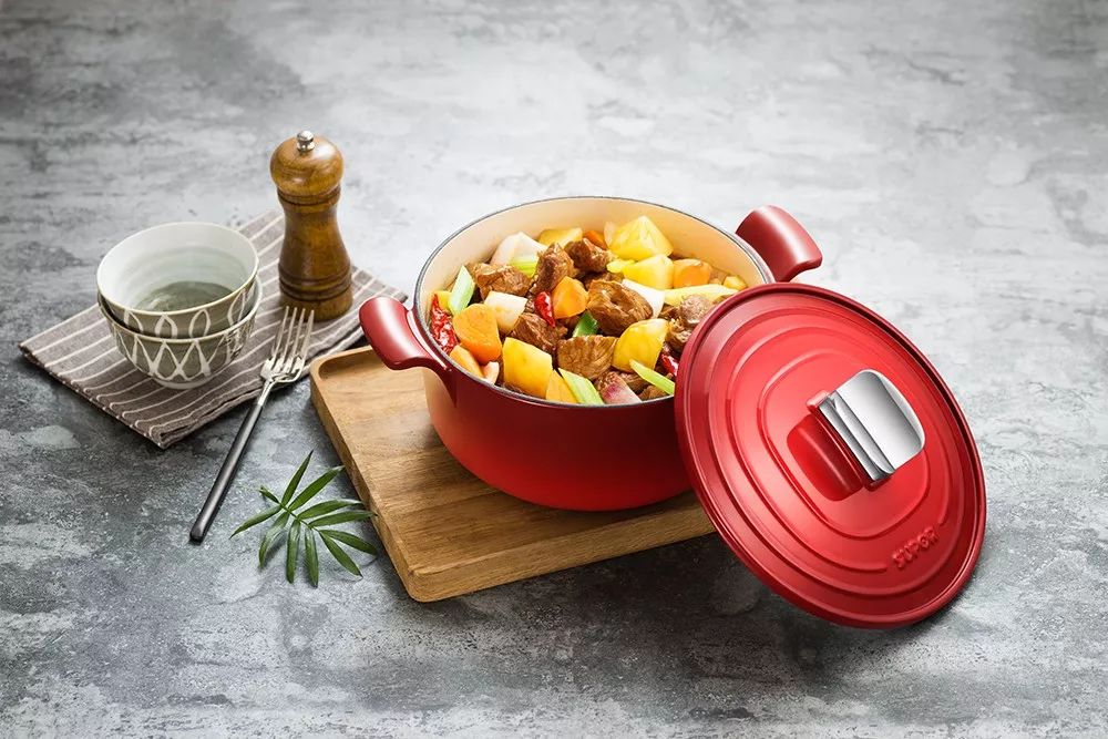 珐琅锅外面的污渍如何清洗,珐琅锅的污渍怎么清洗