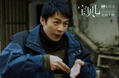 杨幂素颜白到发亮,杨幂素颜打动刘恺威