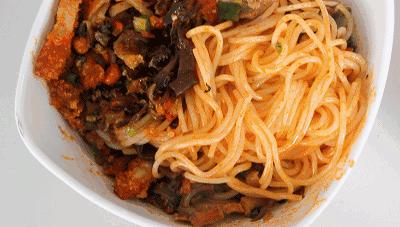 没什么可以阻挡我对螺蛳粉的向往,对螺蛳粉的热爱只有零次和无数次