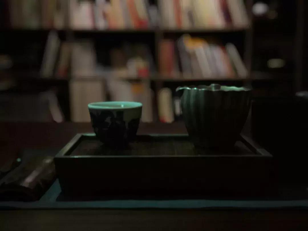 经典丨水深浪静，人贵声低！