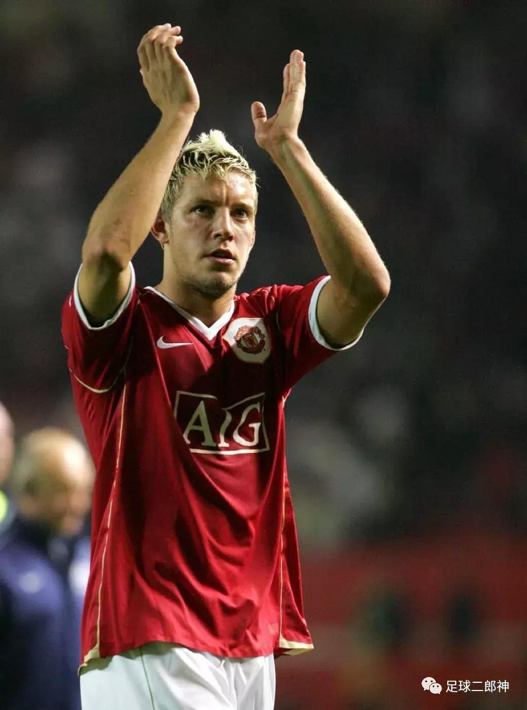 为曼联踢断腿的男人,为曼联付出一切的球员