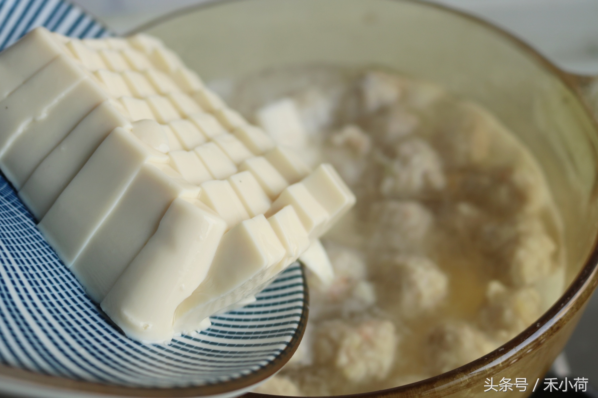 肉丸怎么做成q弹又好吃,肉丸如何才能做的q弹软糯