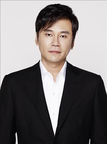 yg社长杨贤硕看blackpink演唱会,韩媒评价yg前后社长