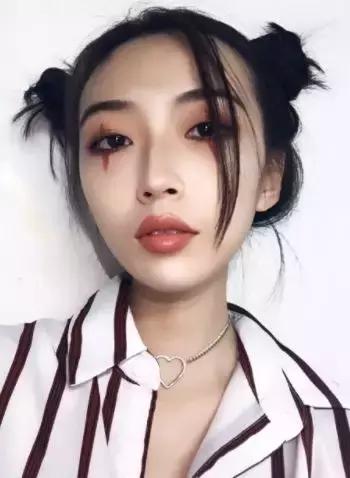 涓囧湥鑺傜害浼氬,涓囧湥鑺傚瀹硅鑴哥珛璧锋潵