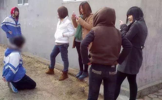 14岁女生遭同学霸凌服药自杀：面对校园*力暴**，如何保护自己的孩子