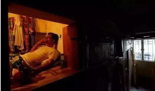 香港的棺材房是怎么样的,香港棺材房为什么那么多人住