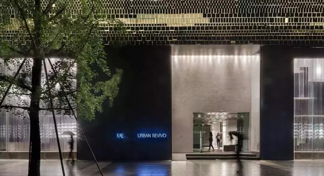 换包季|月入3K买大牌包就是浪费,年入100w买平价包就是抠门?