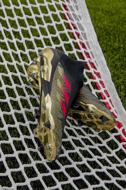 博格巴上脚球鞋,博格巴新红球鞋