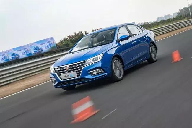 荣威全新i5驾驶体验,荣威i5旅行版ev试驾视频