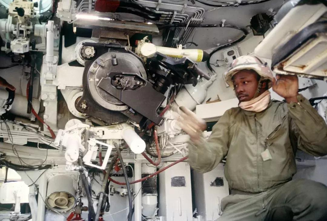 坦克为什么不设计两个炮,坦克为什么不装反导系统