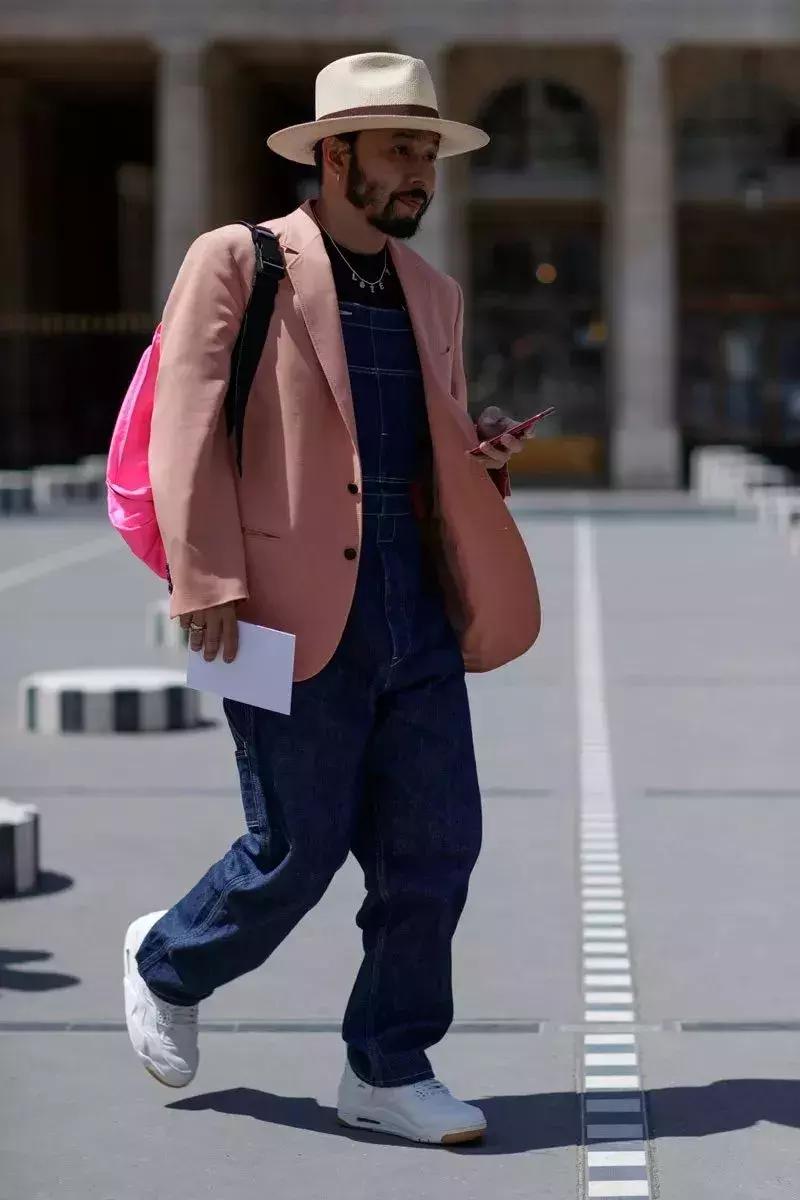 摆脱“全员恶人紫”和“原谅绿”,粉色才是最时尚的颜色