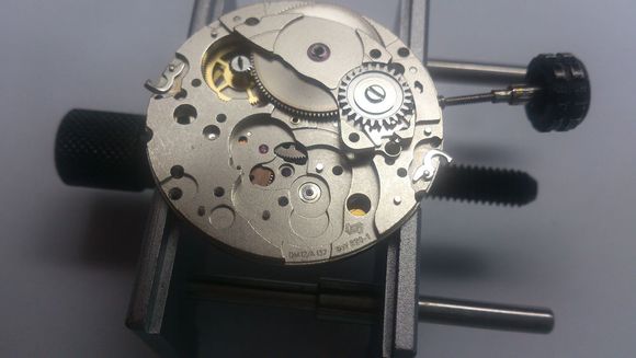 eta和sw300机芯哪个好,eta机芯能用一辈子吗