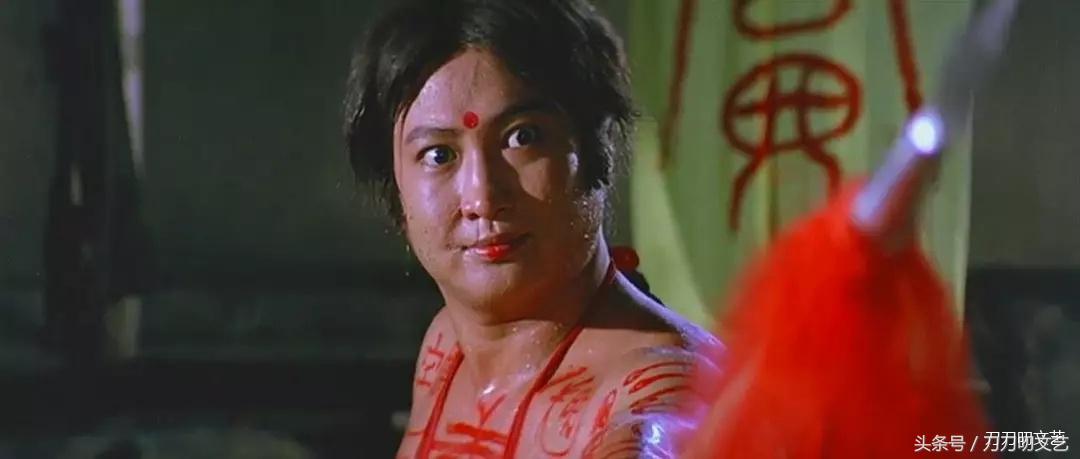 洪金宝对比李连杰谁地位高,洪金宝和李连杰哪个地位高