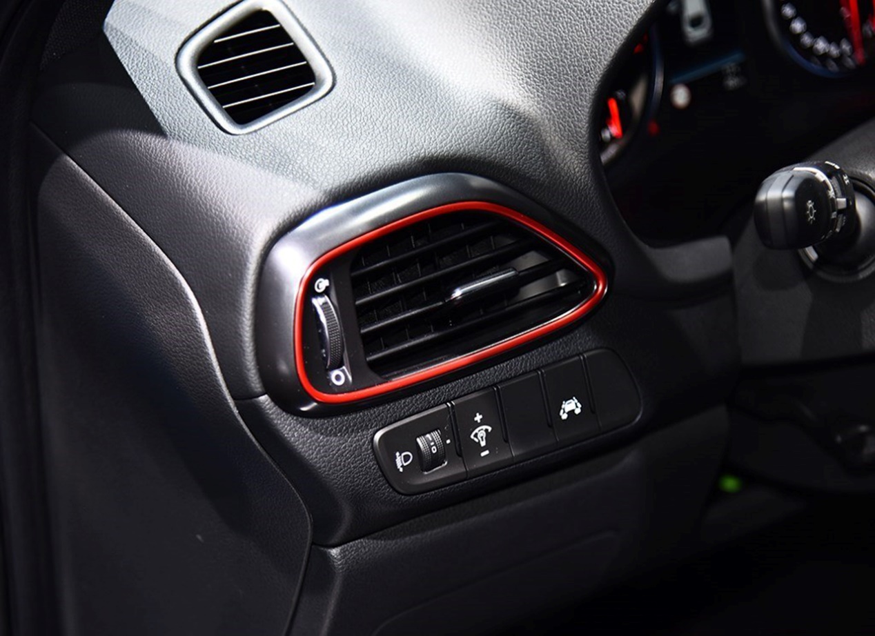 福克斯2020款stline与高尔夫8,2022款高尔夫新款第八代1.4t