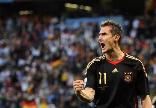 天下足球经典台词背景音乐,天下足球国足经典台词