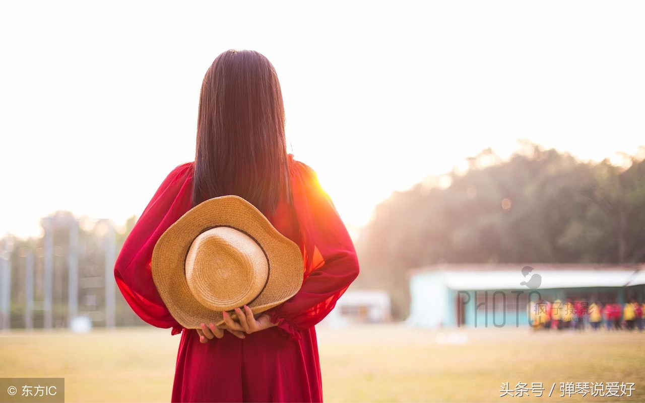 弹吉他右手不灵活怎么办,弹吉他右手反应不过来