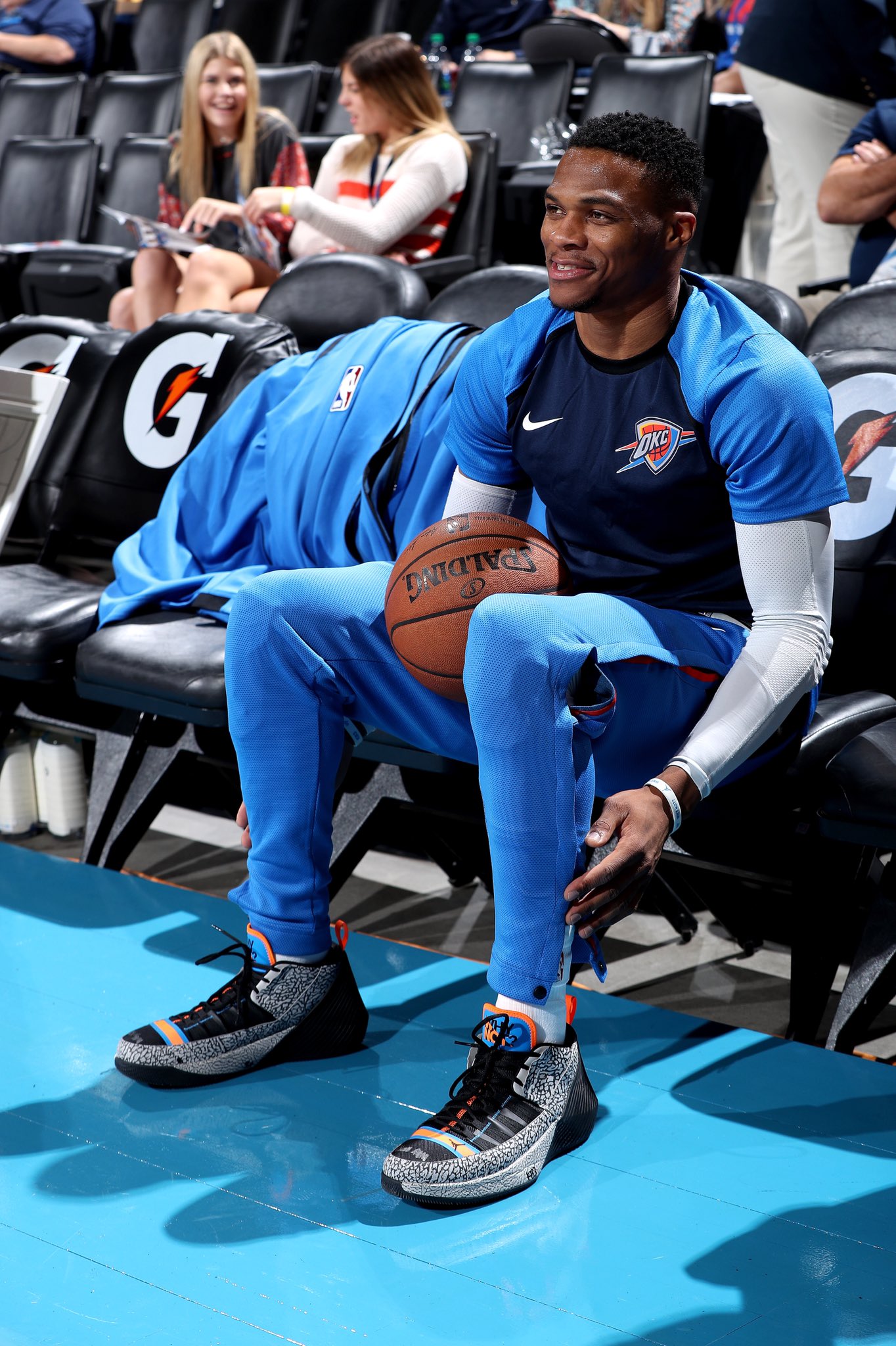 NBA赛场篮球鞋今日集锦，杜兰特脚上的球鞋比他的表现更耀眼