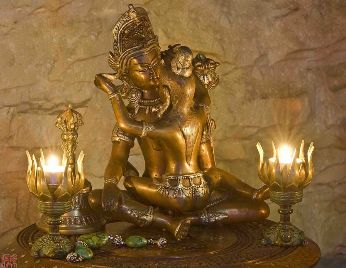 古代皇帝的“*男处**之身”由谁来破？