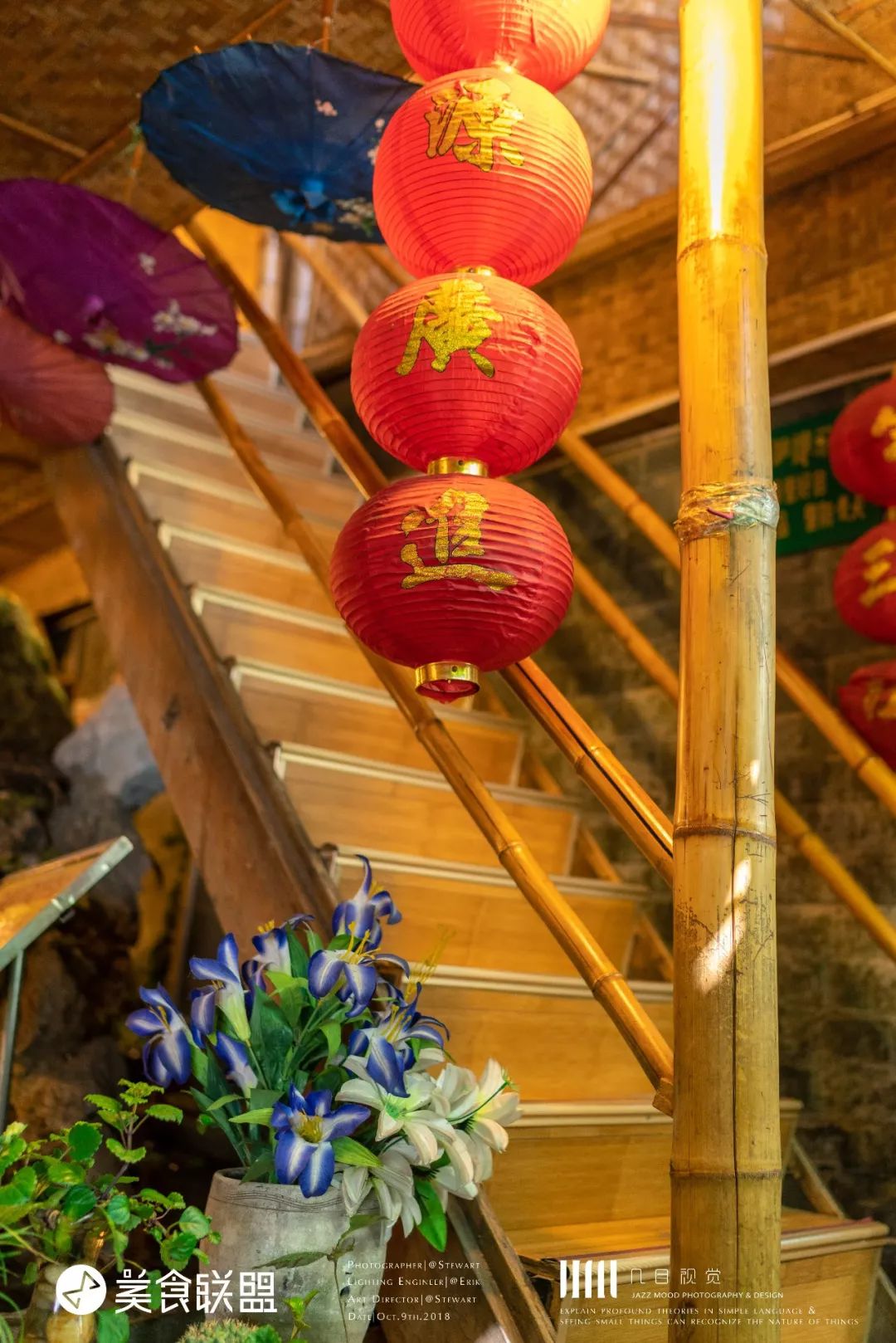 昆明闹市这家12年老店,独创傣式火锅一年只卖89天,大闸蟹涮着吃