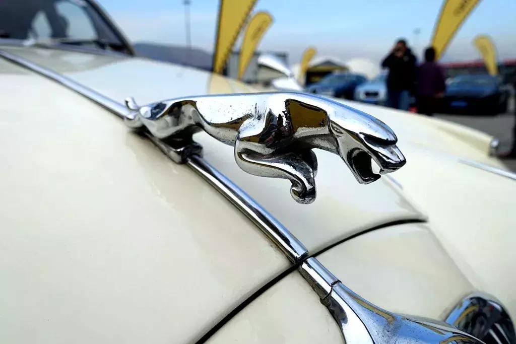 充满英伦绅士气息的捷豹xfl,捷豹xfl2022款和2023款有什么区别