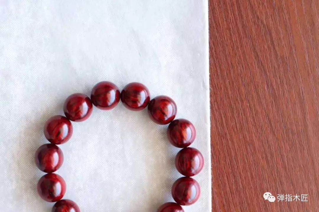 真正的小叶紫檀手串在哪里买,不同价格的小叶紫檀手串测评