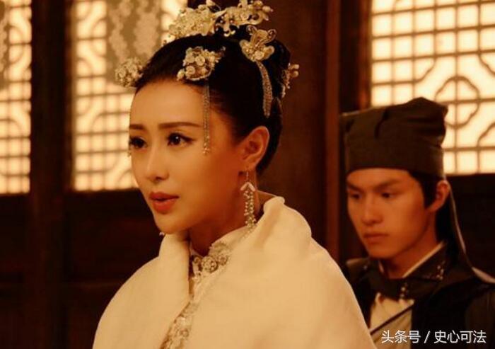 女人系红绳代表什么意思,女生戴左右脚红绳有什么区别