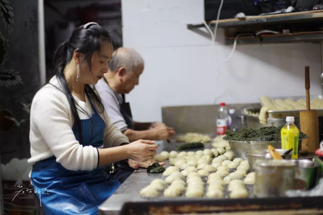 没有人来人往的城市,没有人山人海的地方