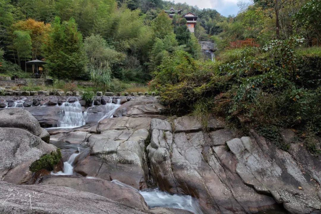 没有人来人往的城市,没有人山人海的地方