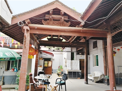 “张公馆”到底是谁的公馆探访庙后街182号老宅文/王亚田