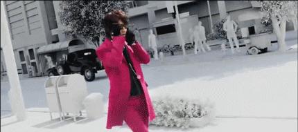 Angleababy新剧因为走路被嘲，盘点明星们的神步伐，J家步亮了