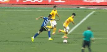 曾诚王大雷颜骏凌2018中超,曾诚2018中超十大扑救