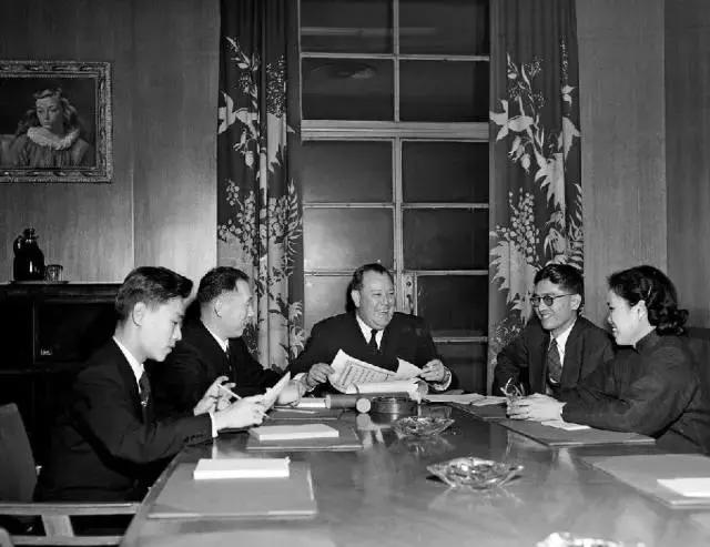 中国席位！“乔的笑”：“震碎了联合国议事大厅的玻璃”